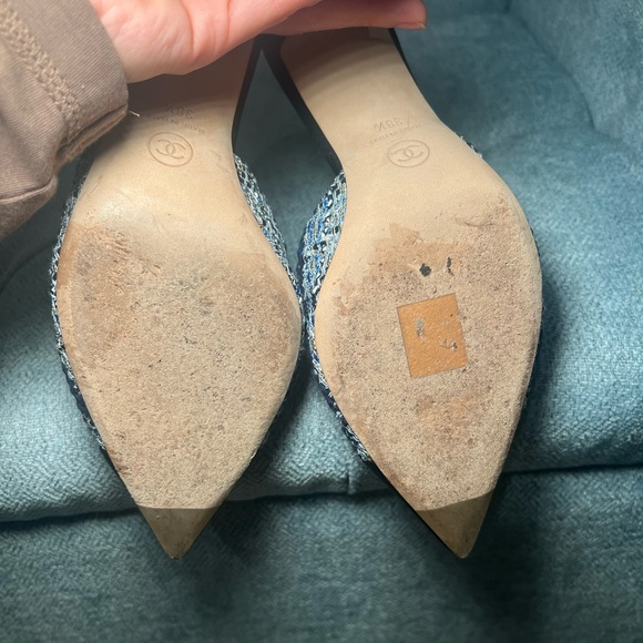 CHANEL Black/Blue Tweed & Grosgrain pointed toe CC Pearl heel Mule - Picture 13 of 14